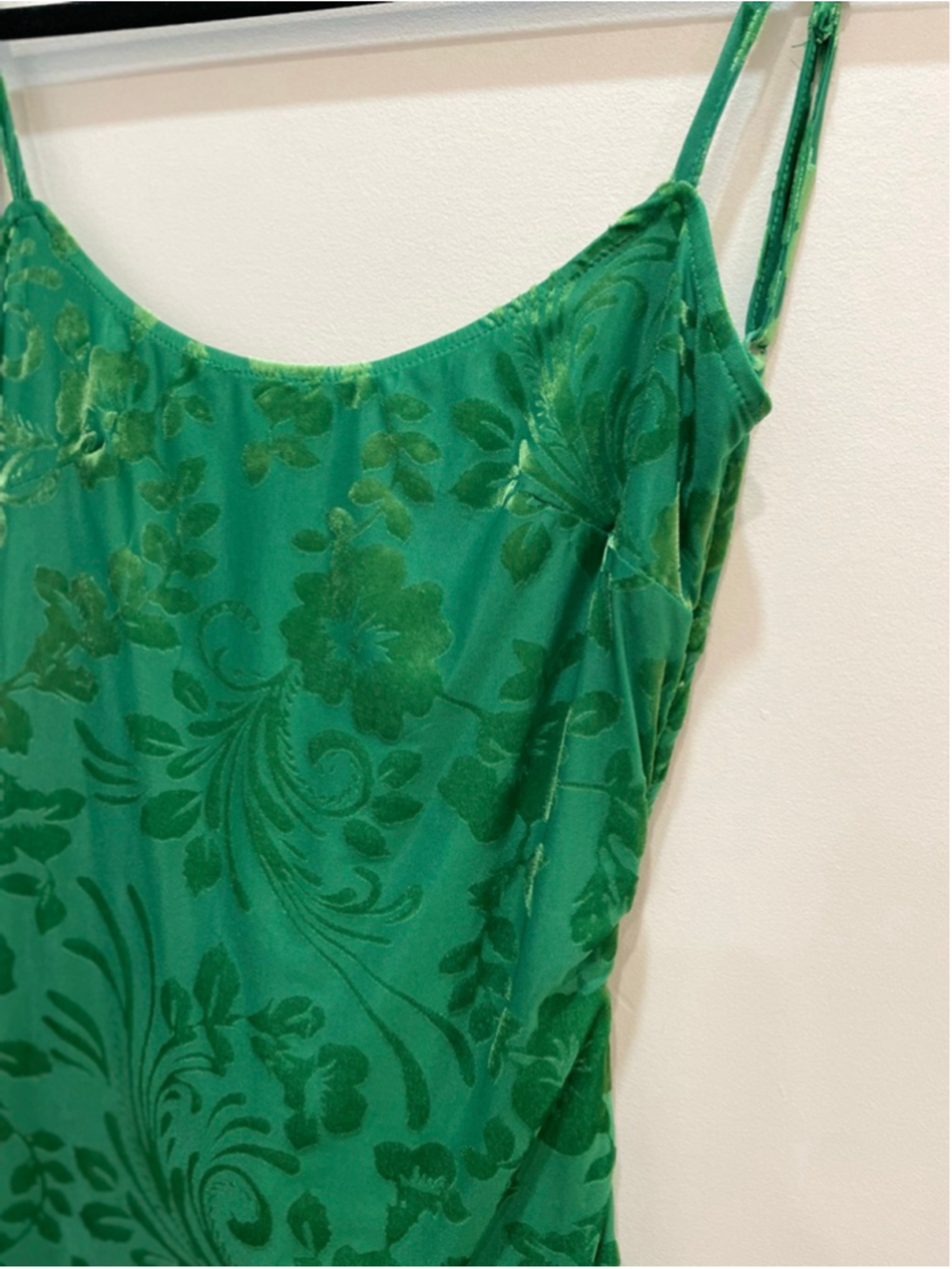 Princess Polly Green Velvet Burn Out Mini Dress US 2 Open Back Party Going Out - Picture 2 of 9